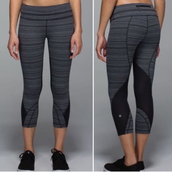 Lululemon Run Inspire Crop II Mesh Cyber Stripe Deep Coal Black Mesh Size 4 - Picture 15 of 15